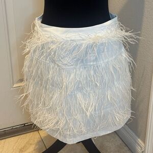 NEW GB WOMENS Elegant White Feathered Skirt DILLARDS SIZE 7